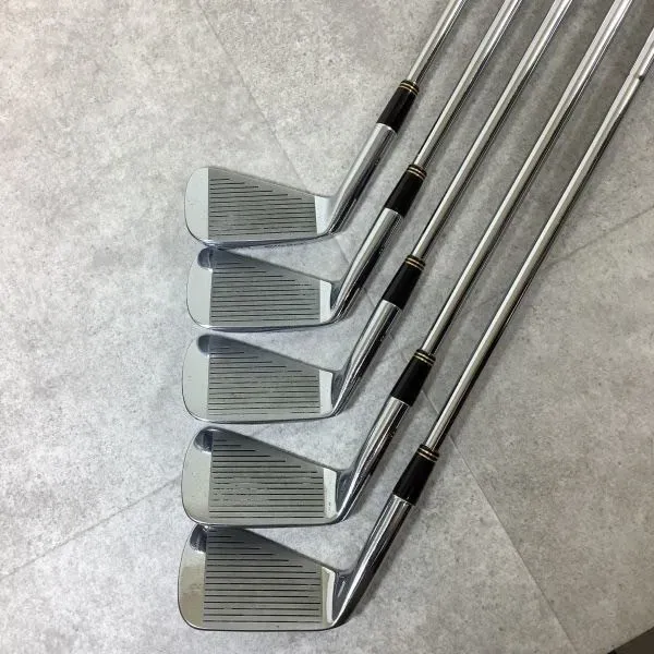 空き家に眠っていたゴルフクラブ